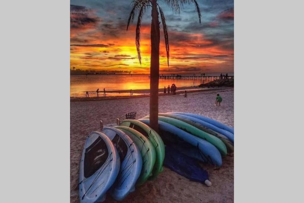 River Delight,Studio109, Beach & Pool Steps Away + Wifi รัสกิน ภายนอก รูปภาพ