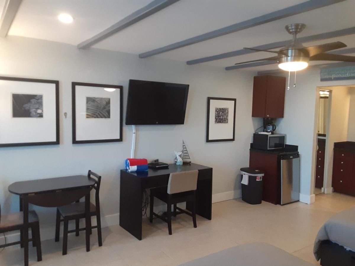 River Delight,Studio109, Beach & Pool Steps Away + Wifi รัสกิน ภายนอก รูปภาพ