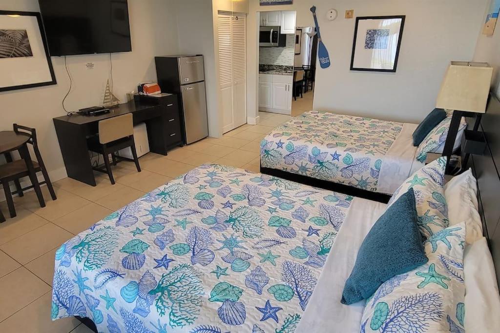 River Delight,Studio109, Beach & Pool Steps Away + Wifi รัสกิน ภายนอก รูปภาพ